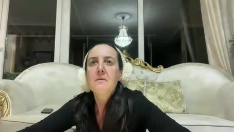 Snapshot of drresa chatting on 5, 3, 2025 Dr. Resa online show from 5, 3, 2025