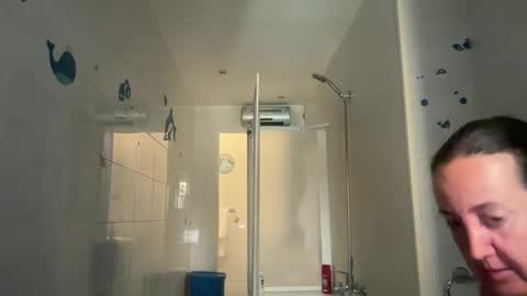 Snapshot of drresa chatting on 1, 10, 2025 Dr. Resa online show from 1, 10, 2025