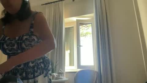 Snapshot of drresa chatting on 6, 10, 2025 Dr. Resa online show from 6, 10, 2025