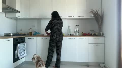 Snapshot of drresa chatting on 9, 10, 2025 Dr. Resa online show from 9, 10, 2025