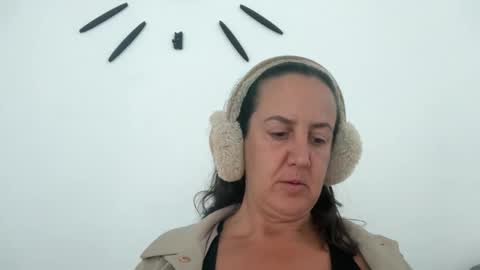 Snapshot of drresa chatting on 14, 10, 2025 Dr. Resa online show from 14, 10, 2025