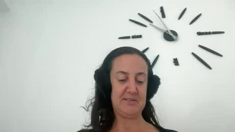 Snapshot of drresa chatting on 24, 10, 2025 Dr. Resa online show from 24, 10, 2025