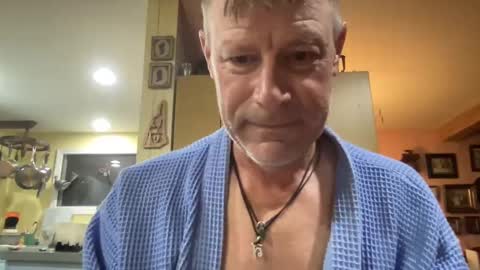 Snapshot of dudeinnh chatting on 26, 9, 2025 Steve online show from 26, 9, 2025