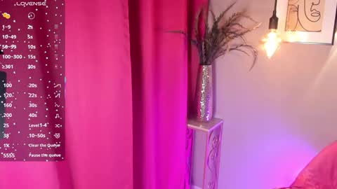 dulce__fiore07 online show from 19, 11, 2025