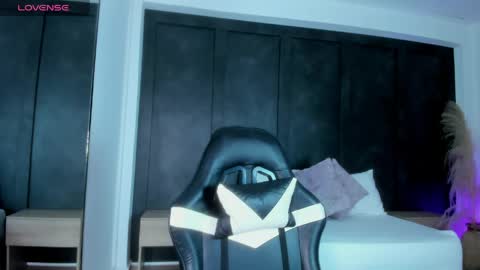 Snapshot of dulce_glow_ chatting on 18, 4, 2026 D U L C E online show from 18, 4, 2026
