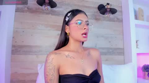 Snapshot of dulce_glow_ chatting on 3, 5, 2026 D U L C E online show from 3, 5, 2026