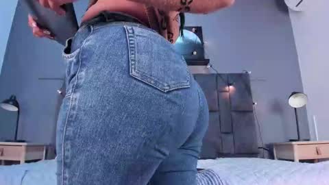 DULCE AURORA online show from 9, 10, 2025