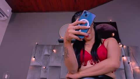 DULCE AURORA online show from 23, 10, 2025