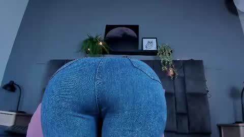 Snapshot of dulceaurora_ chatting on 12, 6, 2026 DULCE AURORA online show from 12, 6, 2026