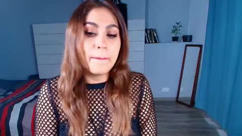 Snapshot of dulcejanedow chatting on 4, 11, 2025 JannyDow online show from 4, 11, 2025