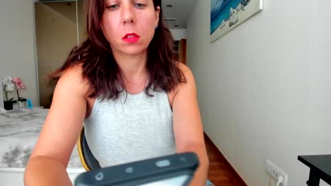 Snapshot of dulceys chatting on 1, 10, 2025 dulceyjohn online show from 1, 10, 2025