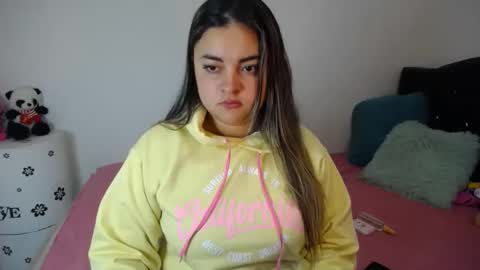 Snapshot of dumont_model chatting on 13, 2, 2025 Nicole online show from 13, 2, 2025