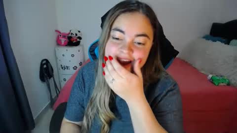 Snapshot of dumont_model chatting on 6, 3, 2025 Nicole online show from 6, 3, 2025