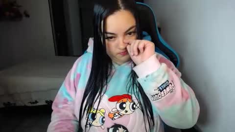 Snapshot of dumont_model chatting on 6, 10, 2025 Nicole online show from 6, 10, 2025