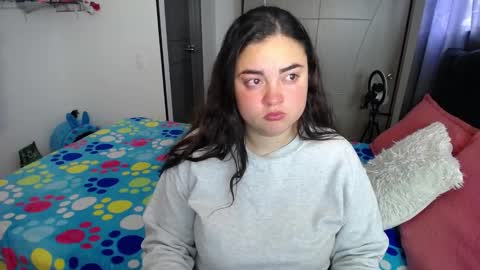 Snapshot of dumont_model chatting on 18, 12, 2025 Nicole online show from 18, 12, 2025