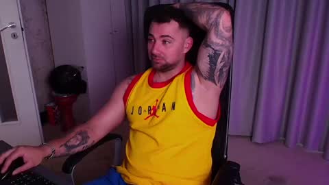 Snapshot of duncanstones chatting on 10, 6, 2026 DuncanStone online show from 10, 6, 2026