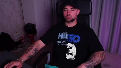 Snapshot of duncanstones chatting on 12, 6, 2026 DuncanStone online show from 12, 6, 2026