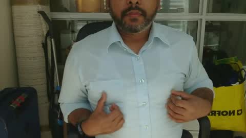Snapshot of duroakb19 chatting on 18, 5, 2026 duroakb19 online show from 18, 5, 2026