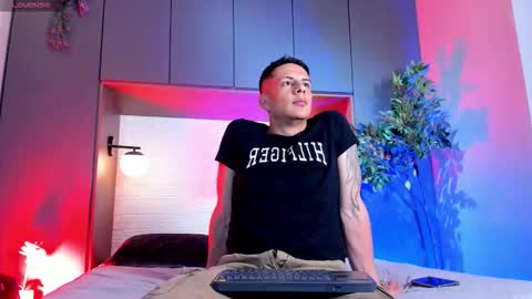 Dustin Sonne online show from 21, 12, 2025