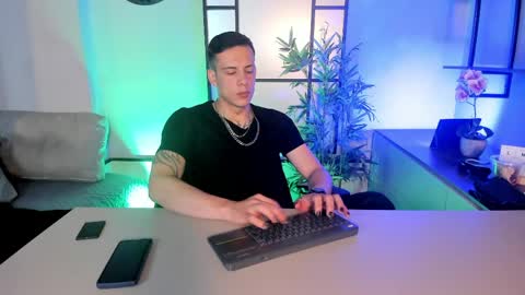 Dustin Sonne online show from 3, 4, 2026