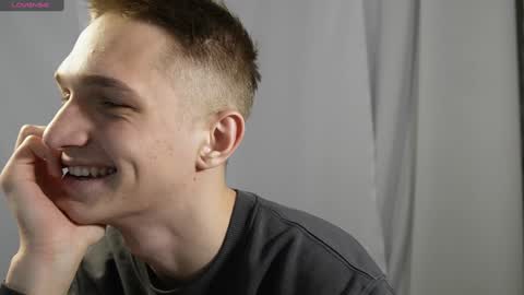 Snapshot of dustyn_fox chatting on 26, 12, 2024 Dustyn online show from 26, 12, 2024