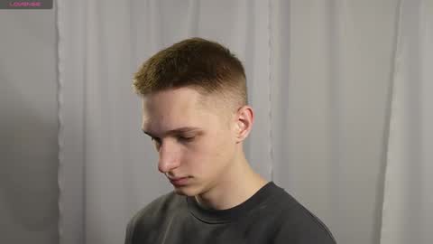 Snapshot of dustyn_fox chatting on 27, 12, 2024 Dustyn online show from 27, 12, 2024