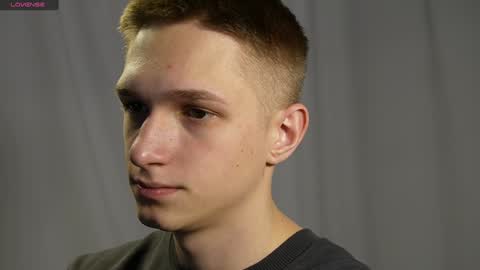 Snapshot of dustyn_fox chatting on 27, 12, 2024 Dustyn online show from 27, 12, 2024