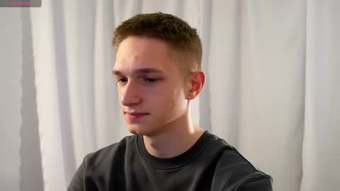 Snapshot of dustyn_fox chatting on 29, 12, 2024 Dustyn online show from 29, 12, 2024