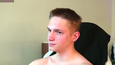 Snapshot of dustyn_fox chatting on 3, 1, 2025 Dustyn online show from 3, 1, 2025