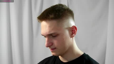 Snapshot of dustyn_fox chatting on 10, 1, 2025 Dustyn online show from 10, 1, 2025