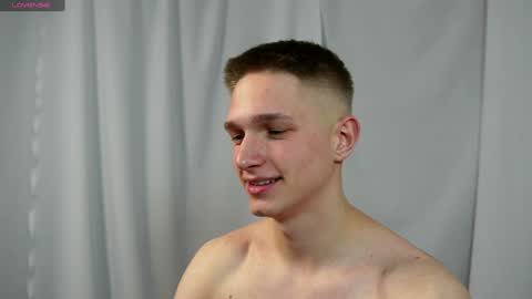 Snapshot of dustyn_fox chatting on 10, 1, 2025 Dustyn online show from 10, 1, 2025