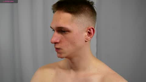 Snapshot of dustyn_fox chatting on 15, 1, 2025 Dustyn online show from 15, 1, 2025