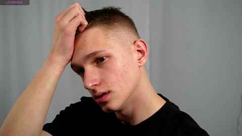 Snapshot of dustyn_fox chatting on 16, 1, 2025 Dustyn online show from 16, 1, 2025