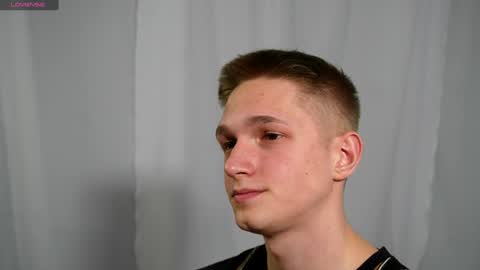 Snapshot of dustyn_fox chatting on 22, 1, 2025 Dustyn online show from 22, 1, 2025