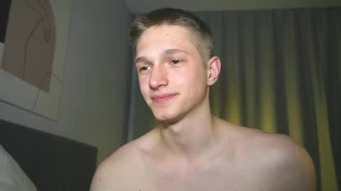 Snapshot of dustyn_fox chatting on 27, 1, 2025 Dustyn online show from 27, 1, 2025