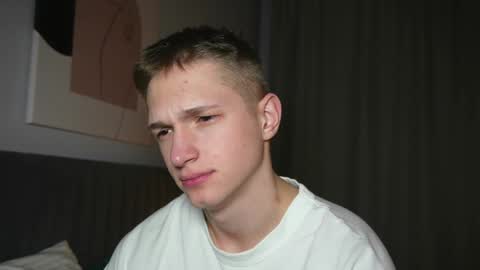 Snapshot of dustyn_fox chatting on 28, 1, 2025 Dustyn online show from 28, 1, 2025