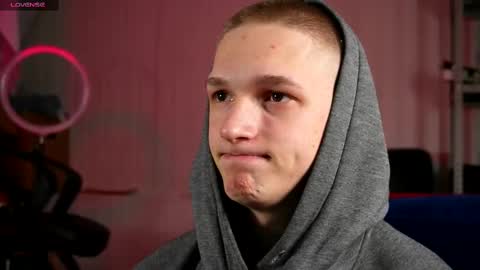 Snapshot of dustyn_fox chatting on 9, 2, 2025 Dustyn online show from 9, 2, 2025