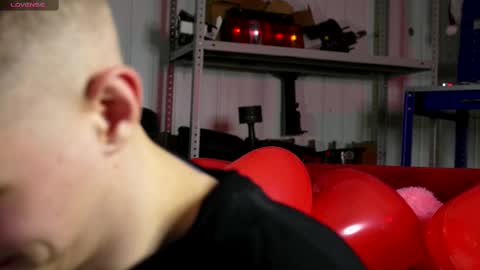 Snapshot of dustyn_fox chatting on 12, 2, 2025 Dustyn online show from 12, 2, 2025