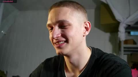 Snapshot of dustyn_fox chatting on 17, 2, 2025 Dustyn online show from 17, 2, 2025