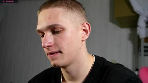 Snapshot of dustyn_fox chatting on 17, 2, 2025 Dustyn online show from 17, 2, 2025