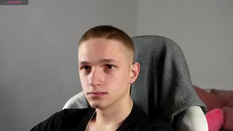 Snapshot of dustyn_fox chatting on 19, 2, 2025 Dustyn online show from 19, 2, 2025