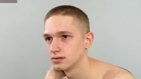 Snapshot of dustyn_fox chatting on 21, 2, 2025 Dustyn online show from 21, 2, 2025