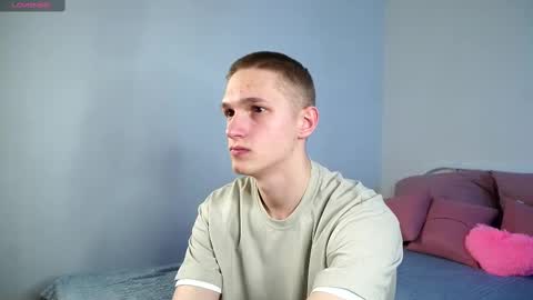 Snapshot of dustyn_fox chatting on 27, 2, 2025 Dustyn online show from 27, 2, 2025