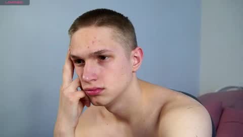 Snapshot of dustyn_fox chatting on 27, 2, 2025 Dustyn online show from 27, 2, 2025