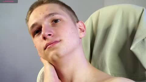 Snapshot of dustyn_fox chatting on 28, 2, 2025 Dustyn online show from 28, 2, 2025