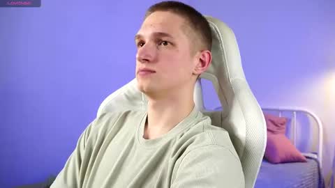 Snapshot of dustyn_fox chatting on 2, 3, 2025 Dustyn online show from 2, 3, 2025