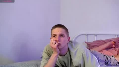 Snapshot of dustyn_fox chatting on 3, 3, 2025 Dustyn online show from 3, 3, 2025