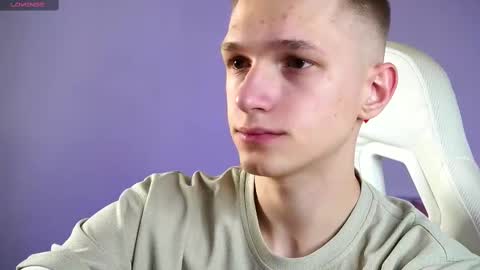 Snapshot of dustyn_fox chatting on 6, 3, 2025 Dustyn online show from 6, 3, 2025