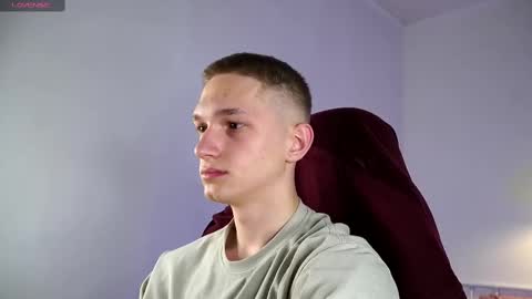 Snapshot of dustyn_fox chatting on 9, 3, 2025 Dustyn online show from 9, 3, 2025