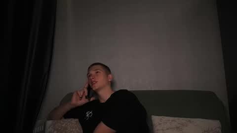 Snapshot of dustyn_fox chatting on 15, 9, 2025 Dustyn online show from 15, 9, 2025